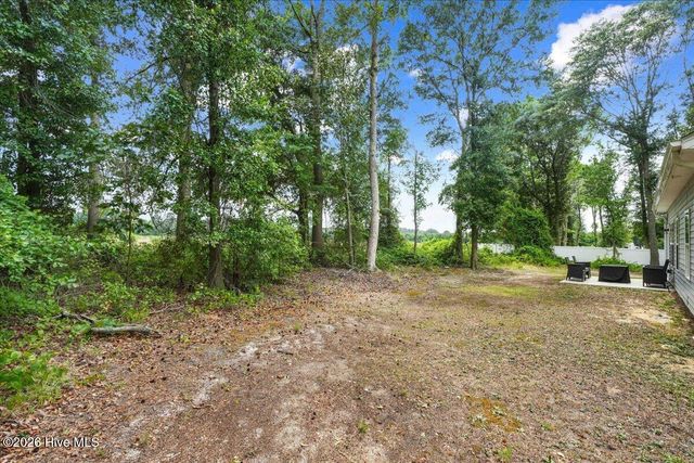 5775 Huntington Park Drive, La Grange, NC 28551