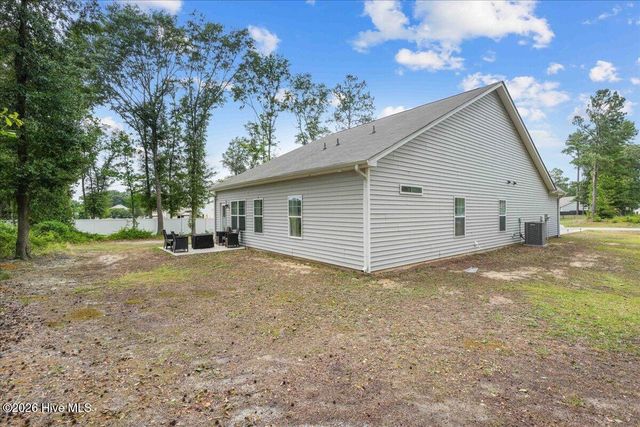 5775 Huntington Park Drive, La Grange, NC 28551