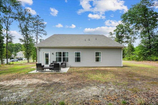 5775 Huntington Park Drive, La Grange, NC 28551