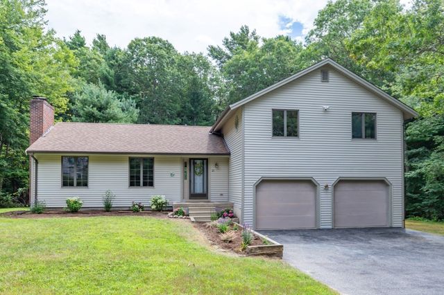21 Club House Drive, Bourne, MA 02559
