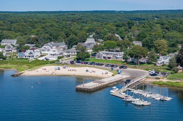 21 Club House Drive, Bourne, MA 02559