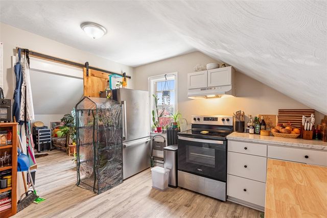 435 Broadway, East Providence, RI 02914