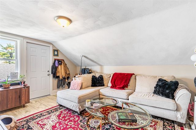 435 Broadway, East Providence, RI 02914