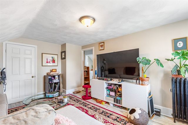 435 Broadway, East Providence, RI 02914