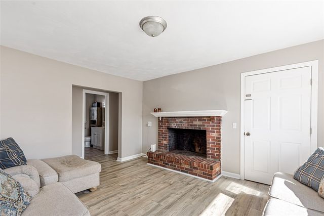 435 Broadway, East Providence, RI 02914