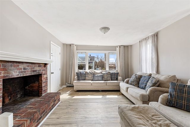 435 Broadway, East Providence, RI 02914