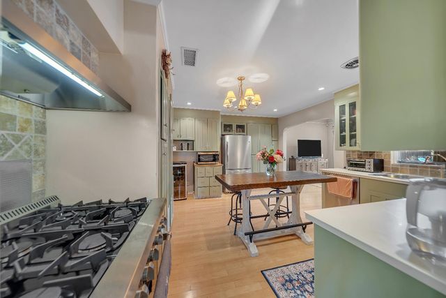 322 N Santa Ana Ave, Modesto, CA 95354