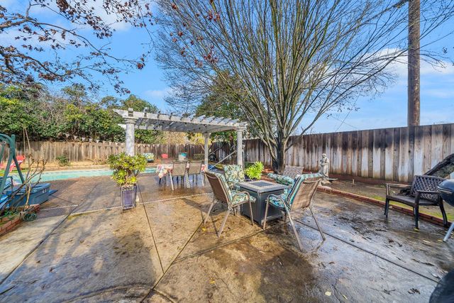 322 N Santa Ana Ave, Modesto, CA 95354