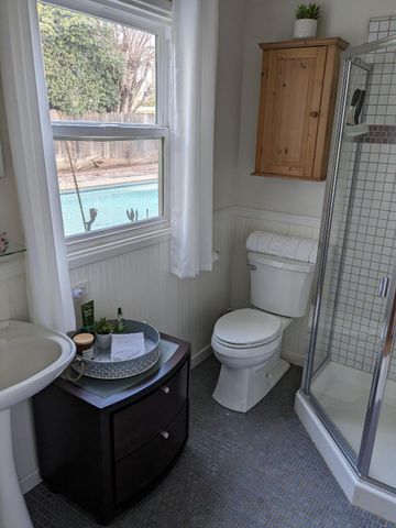 322 N Santa Ana Ave, Modesto, CA 95354