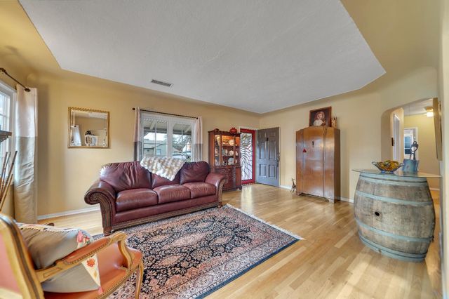 322 N Santa Ana Ave, Modesto, CA 95354