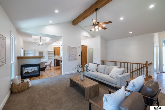 230 E View Drive, Council Bluffs, IA 51503