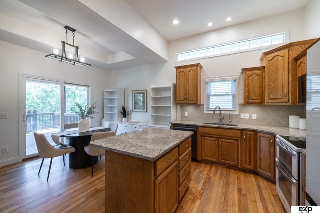 230 E View Drive, Council Bluffs, IA 51503