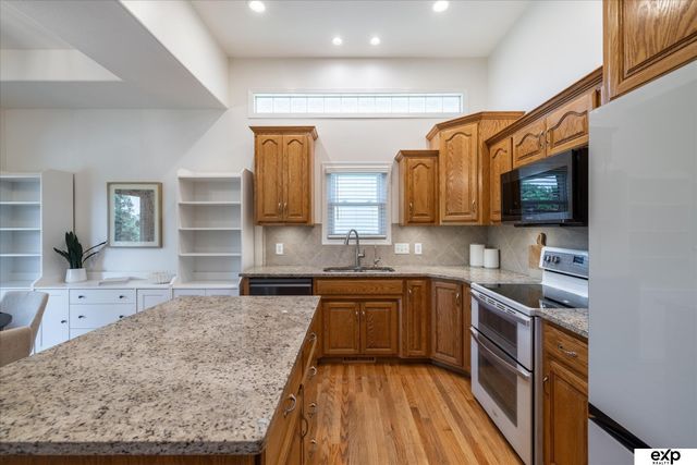 230 E View Drive, Council Bluffs, IA 51503