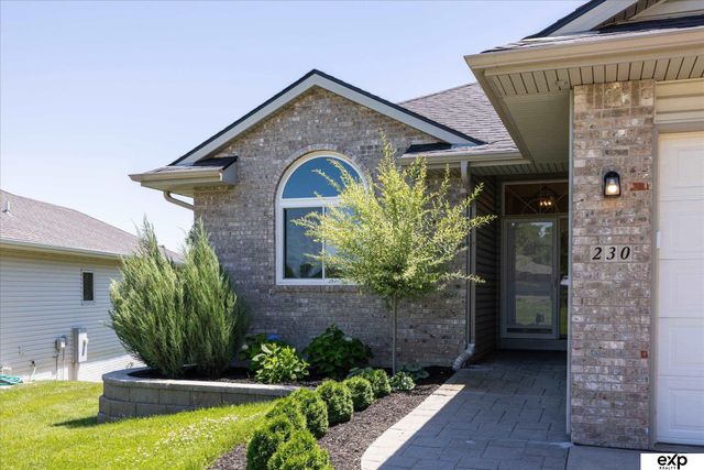230 E View Drive, Council Bluffs, IA 51503