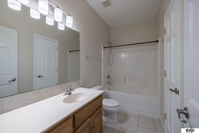 230 E View Drive, Council Bluffs, IA 51503