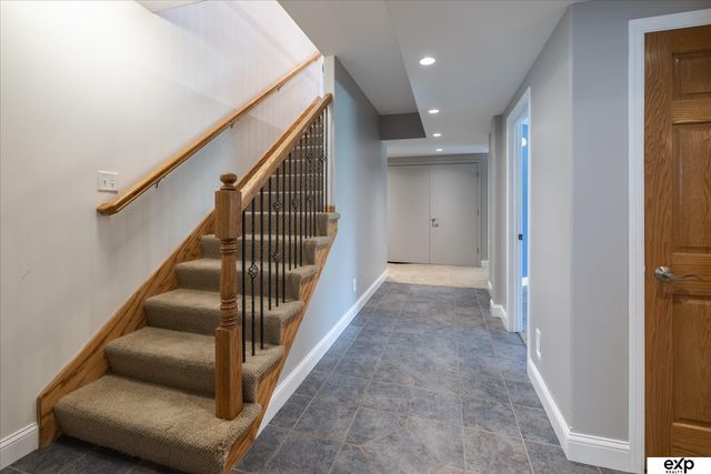 230 E View Drive, Council Bluffs, IA 51503