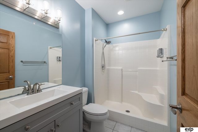 230 E View Drive, Council Bluffs, IA 51503