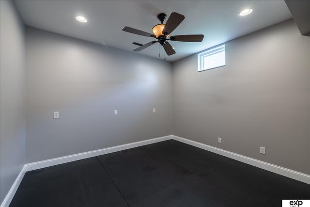 230 E View Drive, Council Bluffs, IA 51503