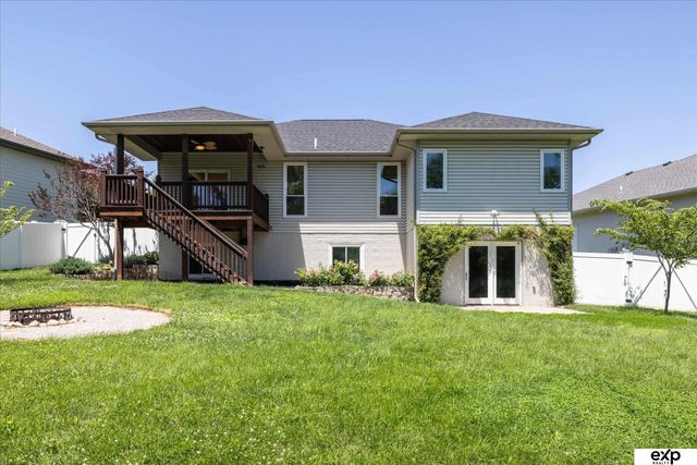 230 E View Drive, Council Bluffs, IA 51503