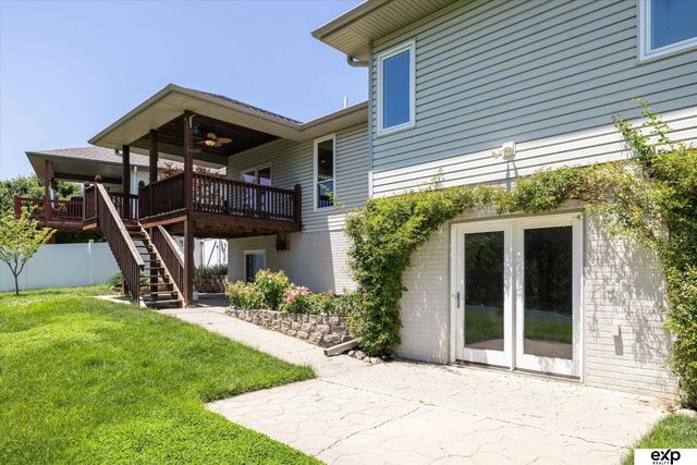 230 E View Drive, Council Bluffs, IA 51503