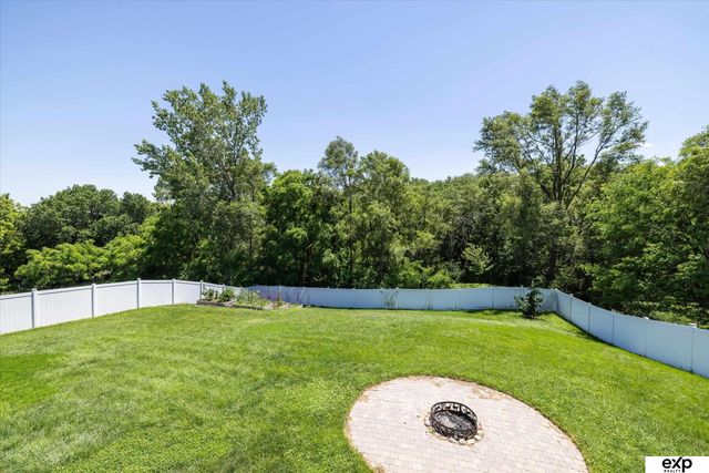 230 E View Drive, Council Bluffs, IA 51503