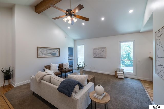 230 E View Drive, Council Bluffs, IA 51503