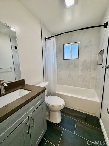 538 N Virginia Avenue, Azusa, CA 91702