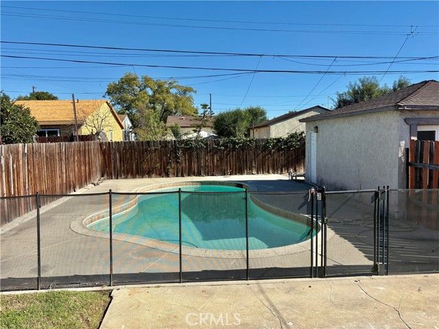 538 N Virginia Avenue, Azusa, CA 91702