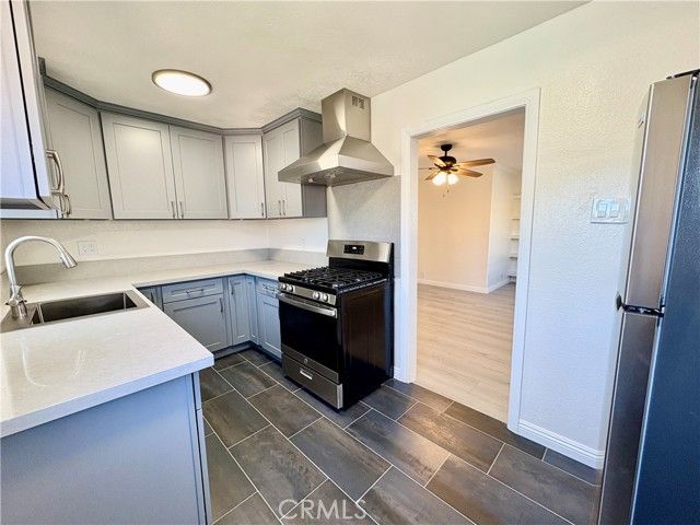 538 N Virginia Avenue, Azusa, CA 91702