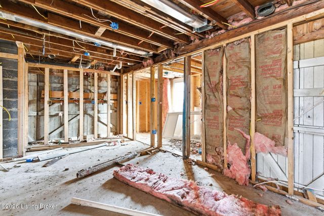 5533 Bruce Ave, Louisville, KY 40214