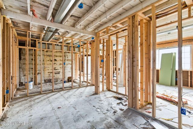 5533 Bruce Ave, Louisville, KY 40214