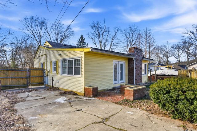 5533 Bruce Ave, Louisville, KY 40214