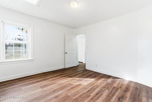 5533 Bruce Ave, Louisville, KY 40214