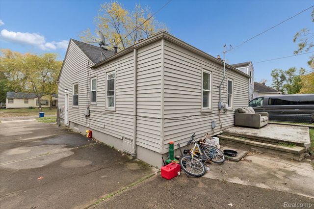 17421 Five Points Street, Redford Charter Township, MI 48240