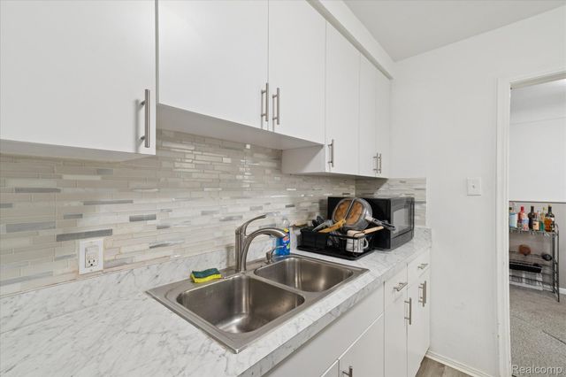 17421 Five Points Street, Redford Charter Township, MI 48240