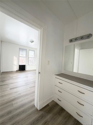 12 Victoria Lane 2, Yonkers, NY 10701