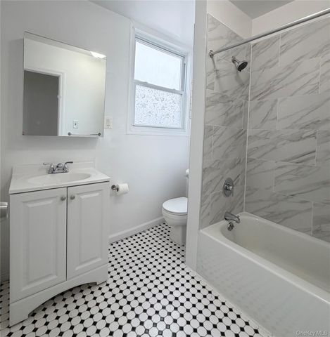 12 Victoria Lane 2, Yonkers, NY 10701