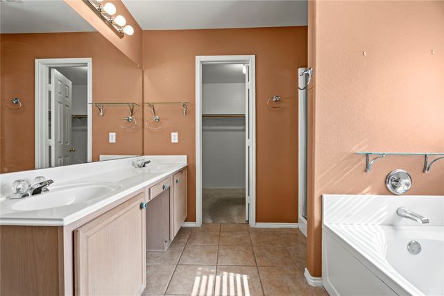 1029 Hidden Lake Drive, Burleson, TX 76028