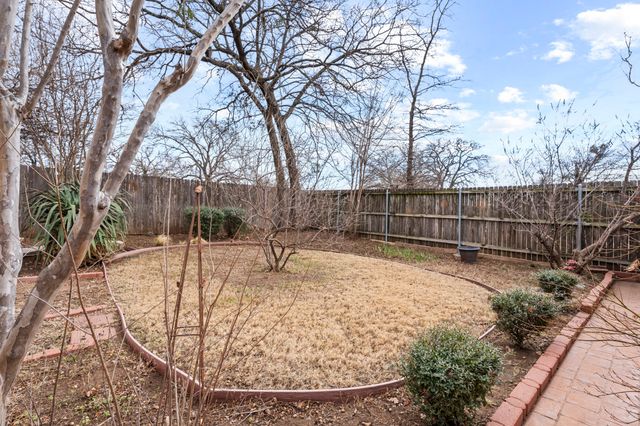 1029 Hidden Lake Drive, Burleson, TX 76028