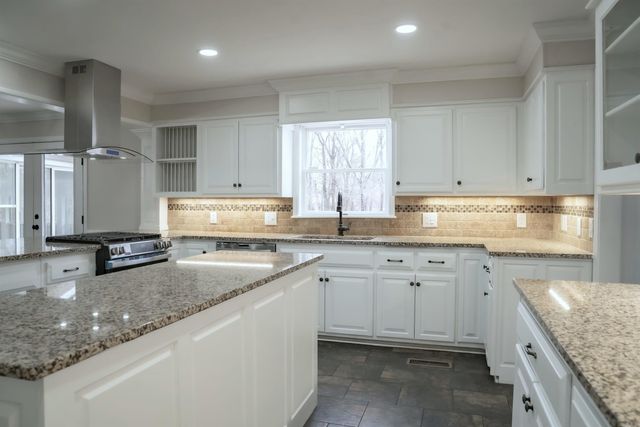 12 Hill Creek Circle, Searcy, AR 72143