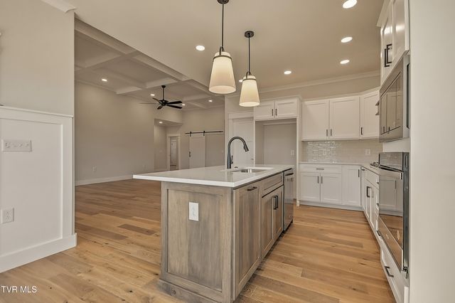 294 River Pointe Drive, Greeneville, TN 37743