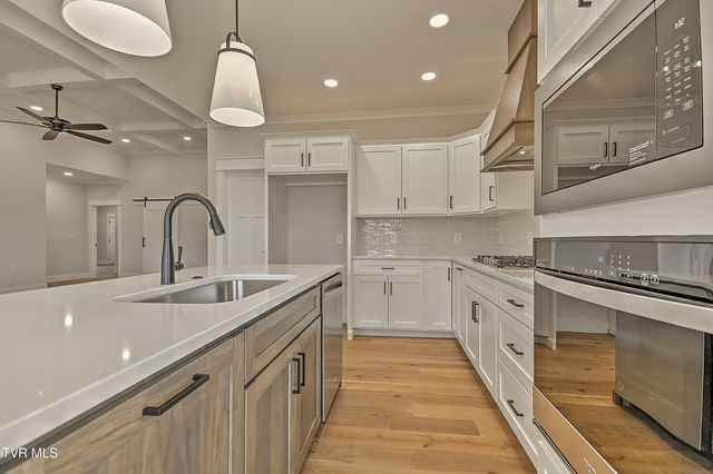 294 River Pointe Drive, Greeneville, TN 37743