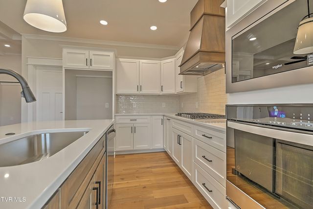 294 River Pointe Drive, Greeneville, TN 37743