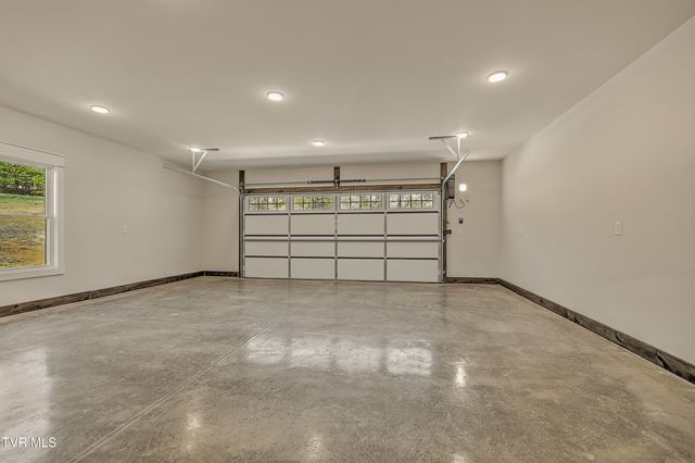 294 River Pointe Drive, Greeneville, TN 37743