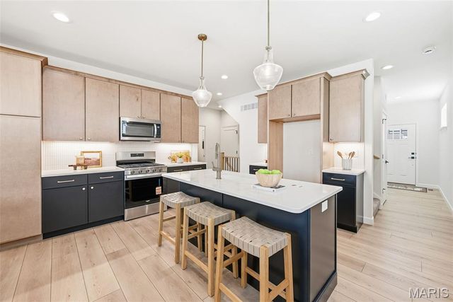 37 Pheasant Ring Drive, St Peters, MO 63376