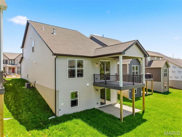 37 Pheasant Ring Drive, St Peters, MO 63376