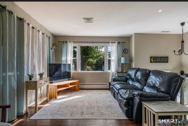 15 Carriage Drive, Clinton, CT 06413