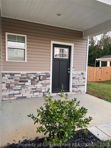 380 Leach Creek Drive, Raeford, NC 28376