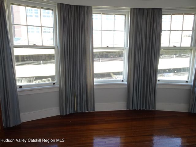 823-825 Columbia Street 3, Hudson, NY 12534