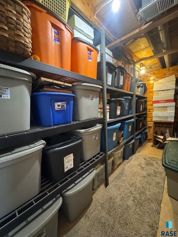 5205 W Thurman Dr, Sioux Falls, SD 57106